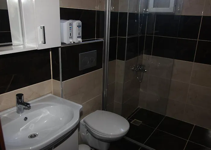 Otel Guenduez Ξενοδοχείο *