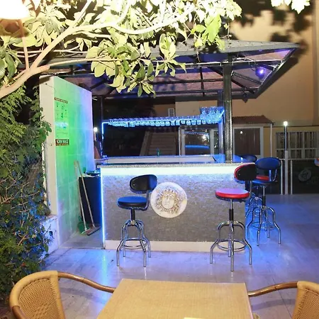 Otel Guenduez מלון *
