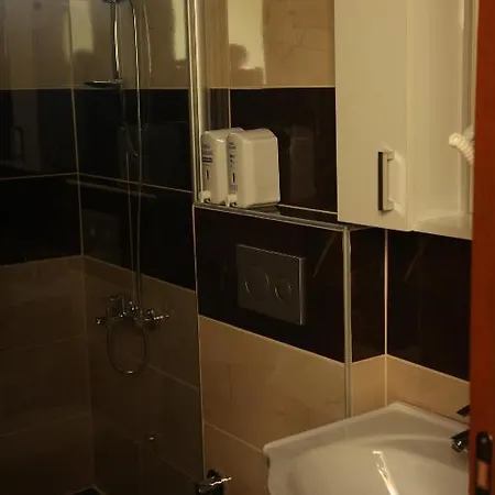 Otel Guenduez Hotel *